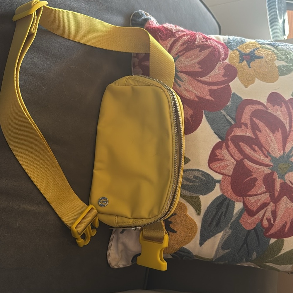 Lululemon Athletica Yellow Crossbody Bag with Modern Design